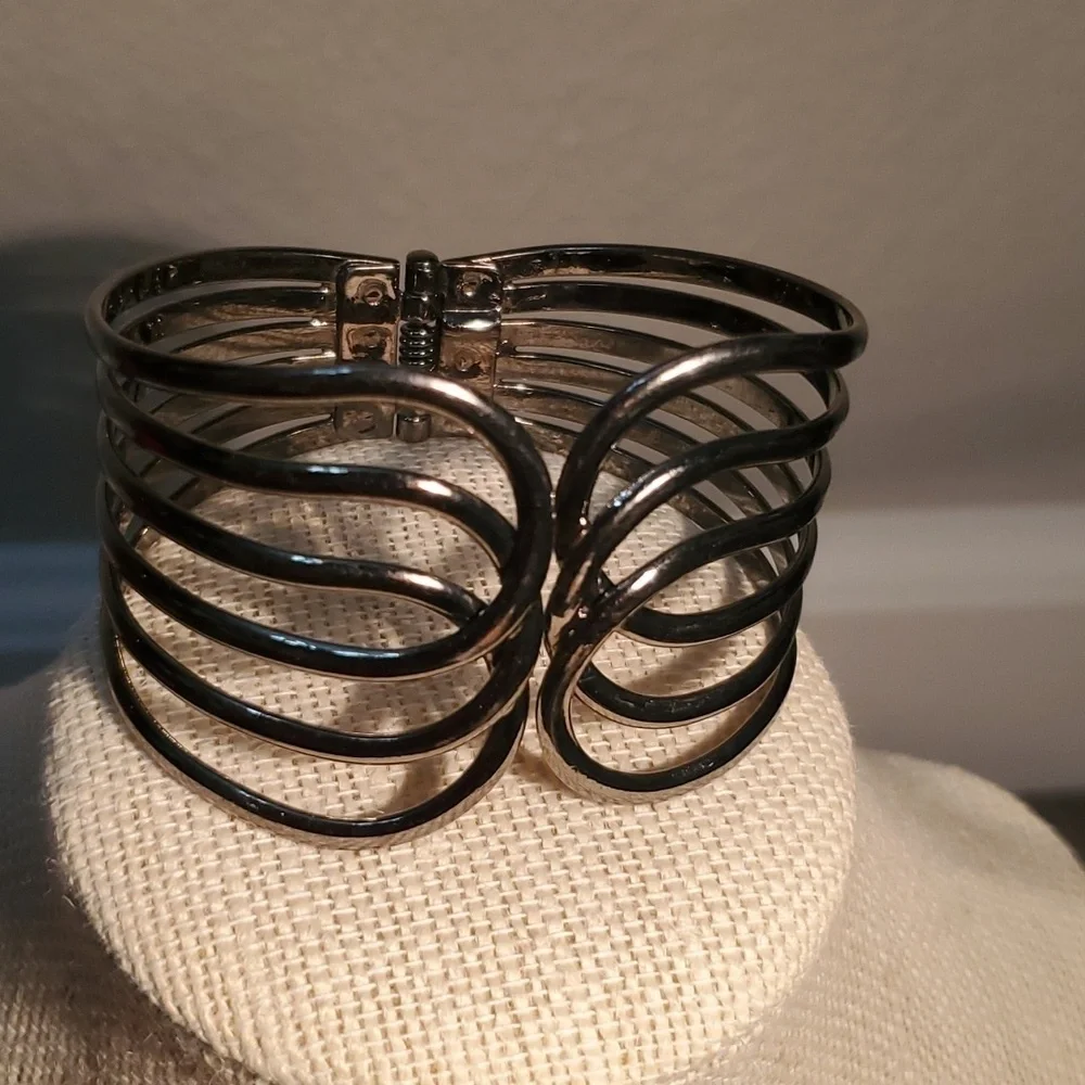 ❣️ EARRINGS AND BRACELET SET